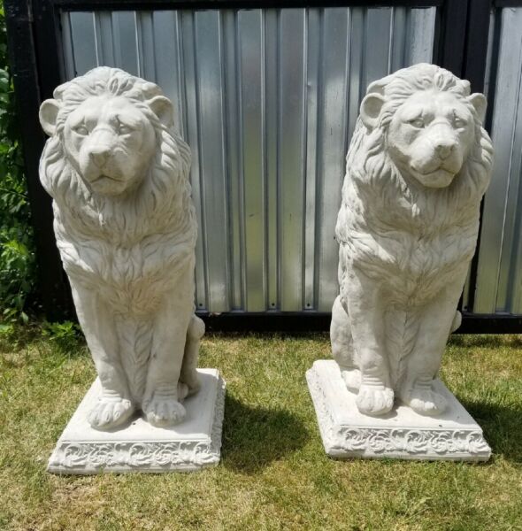 1 Concrete Lion Statue