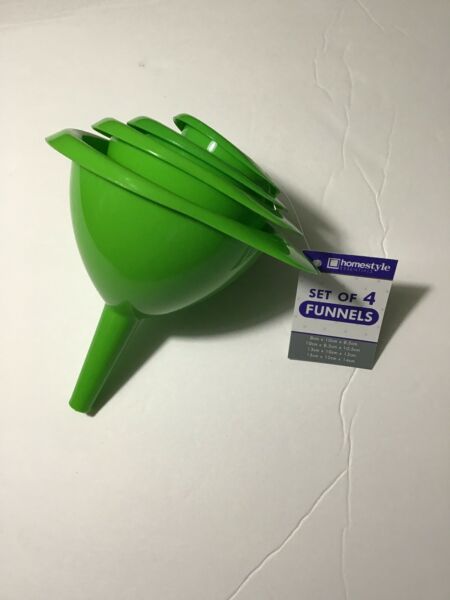 1 PACK OF 4 PLASTIC FUNNELS DIFFERENT SIZES